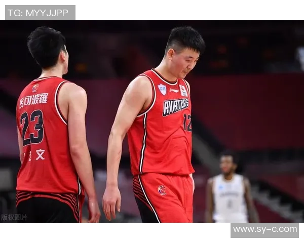 南京篮球队进攻战术解析与战绩提升的关键因素探讨