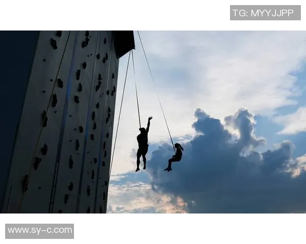 攀岩巨献：深入解析成都攀岩队的战术与训练秘笈