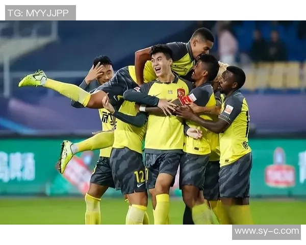 深圳足球队灵活性引发热议球迷与专家各执己见探讨战术调整